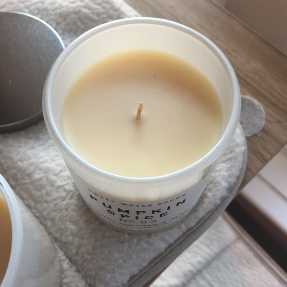 Sweet Water Decor Pumpkin Spice candles - Picture 2 of 4